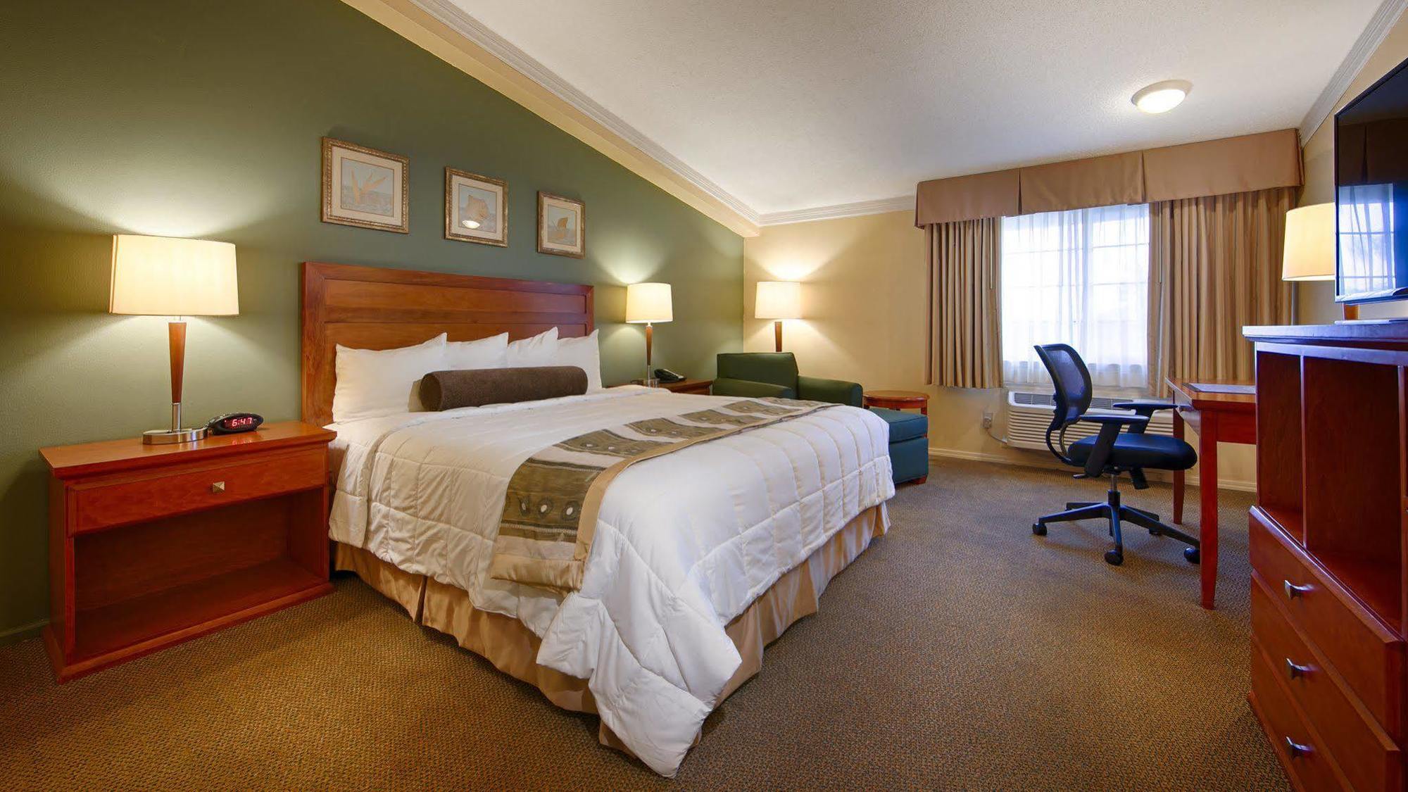 Best Western Plus Hill House Bakersfield Exterior photo